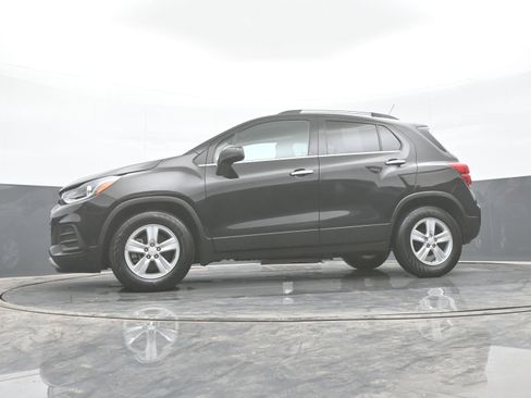 Used 2020 Chevrolet Trax LT w/ LT Convenience Package image 37