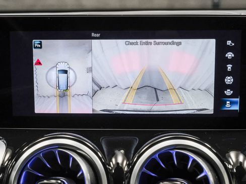 Certified 2023 Mercedes-Benz GLB 250 image 32