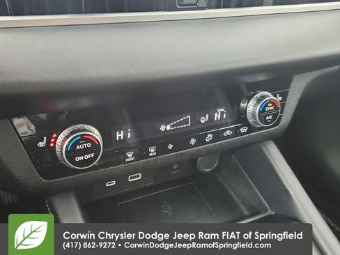 Used 2024 Mitsubishi Outlander SE image 26