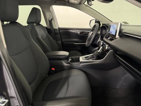 Used 2025 Toyota RAV4 LE FWD image 31