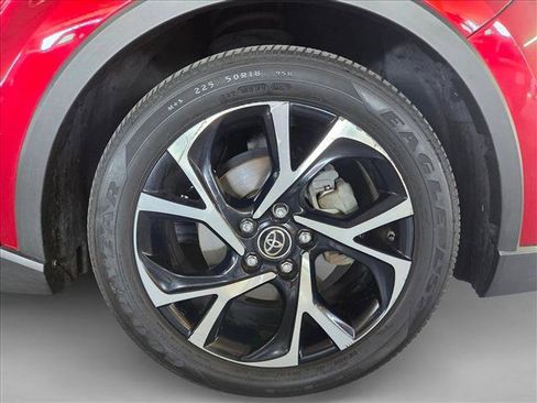 Used 2018 Toyota C-HR XLE FWD image 20