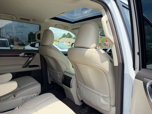 Used 2017 Lexus GX 460 Premium AWD/4WD image 19