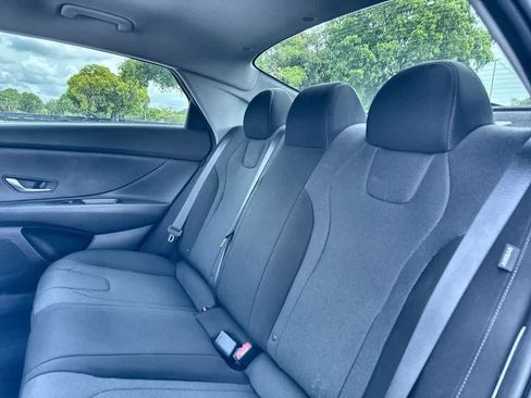 Used 2025 Hyundai Elantra SE FWD image 22