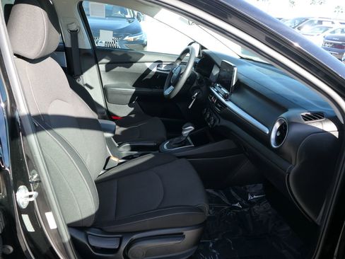 Used 2022 Kia Forte LXS image 28