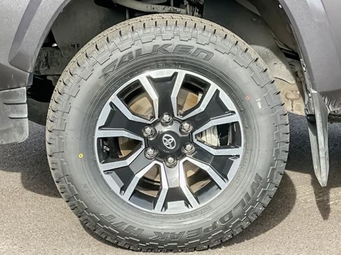 Used 2022 Toyota Tacoma TRD Sport w/ TRD Premium Sport Package image 33