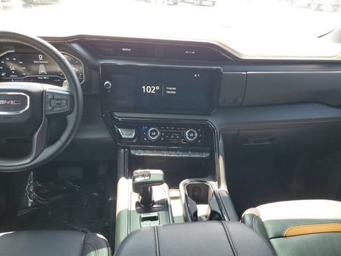 Used 2023 GMC Sierra 1500 AT4 w/ AT4 Premium Package AWD/4WD image 14