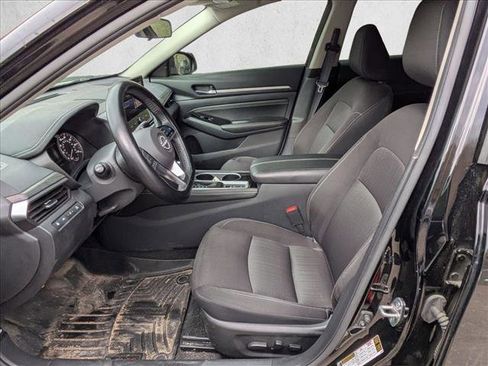 Used 2023 Nissan Altima 2.5 SV w/ SV Premium Package image 11