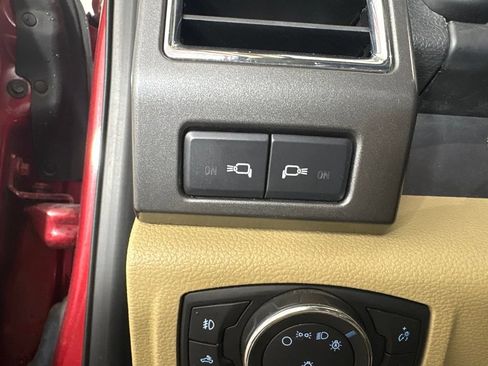 Used 2017 Ford F350 XLT w/ XLT Premium Package AWD/4WD image 18