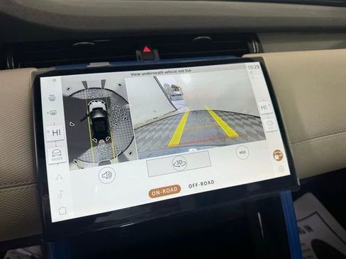 New 2025 Land Rover Discovery Sport Dynamic SE image 31