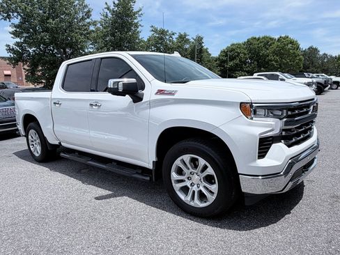 Used 2023 Chevrolet Silverado 1500 LTZ w/ LTZ Convenience Package II AWD/4WD image 2