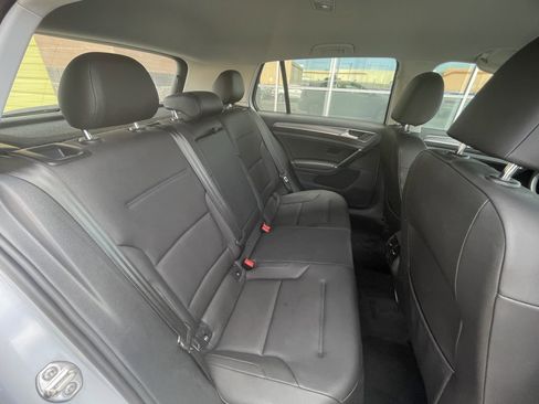 Used 2019 Volkswagen e-Golf SEL Premium image 20