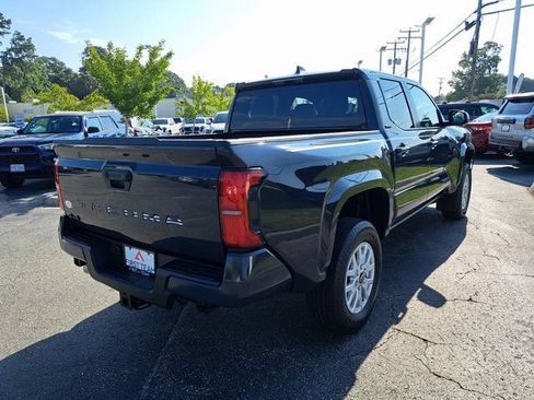 Used 2025 Toyota Tacoma SR5 AWD/4WD image 8