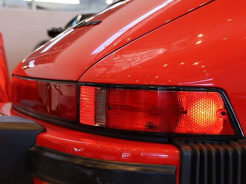 Used 1988 Porsche 911 Carrera RWD image 76
