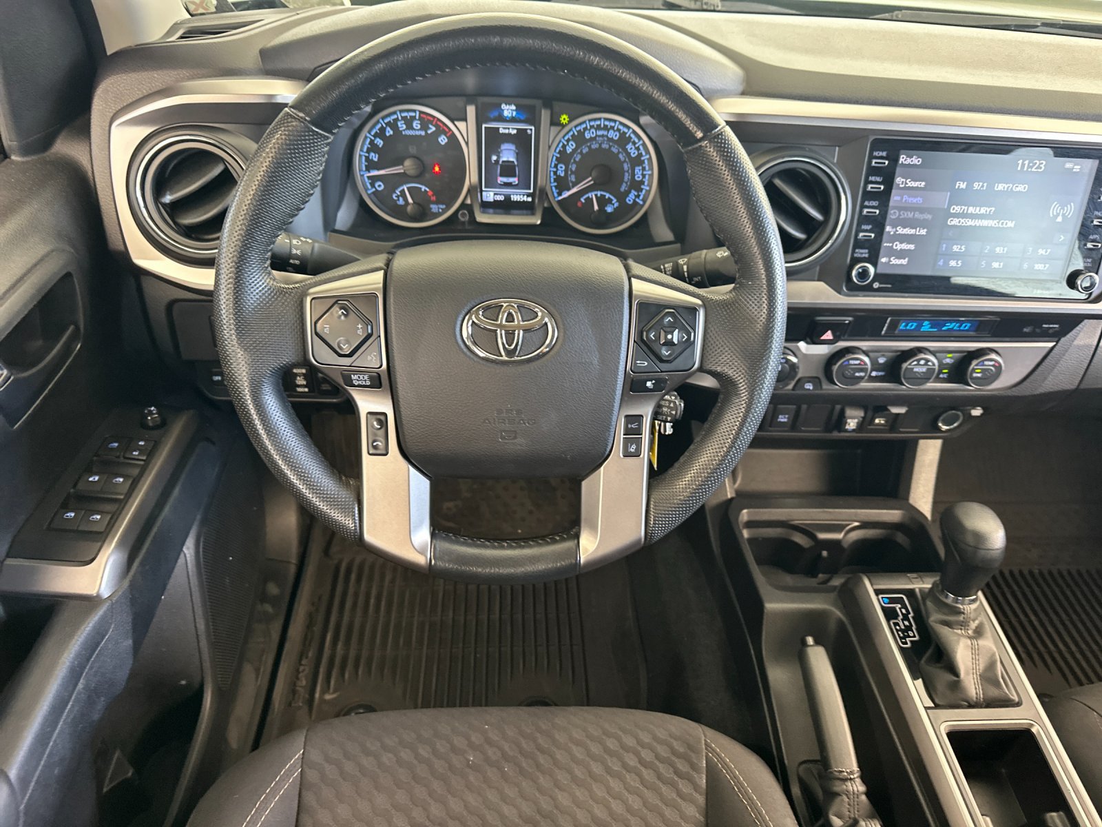 Used 2022 Toyota Tacoma SR5 w/ Trail Edition AWD/4WD image 15