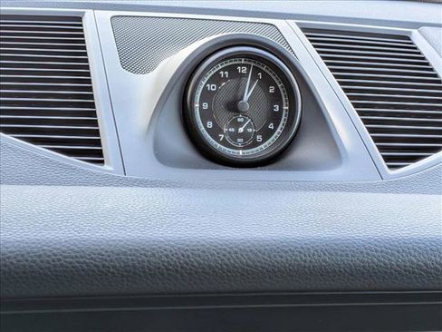 Used 2025 Porsche Macan image 21