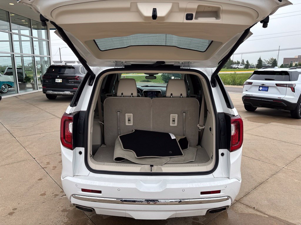 Used 2023 GMC Acadia Denali AWD/4WD image 12