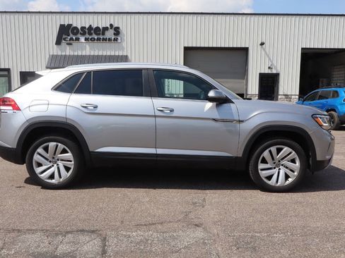 Used 2023 Volkswagen Atlas Cross Sport SE AWD/4WD image 9