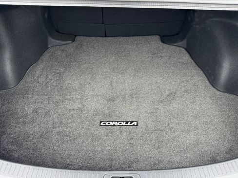 Certified 2025 Toyota Corolla LE image 9