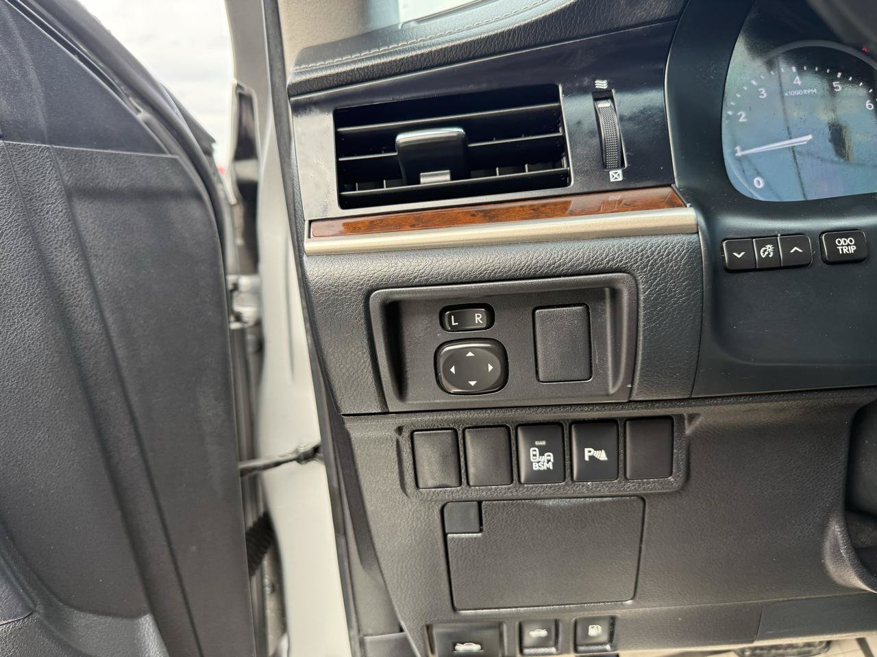 Used 2014 Lexus ES 350 w/ Luxury Package FWD image 23