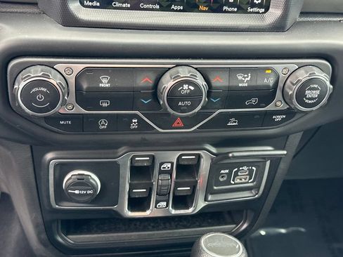 Used 2023 Jeep Gladiator Overland AWD/4WD image 30