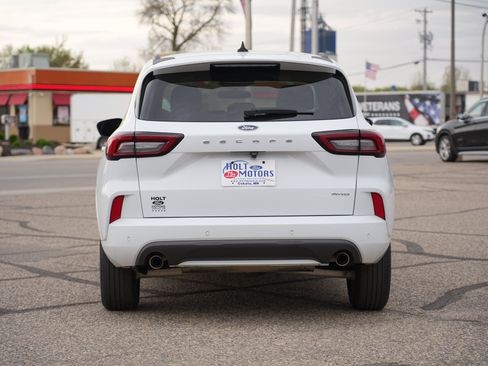 Used 2023 Ford Escape ST-Line w/ Tech Pack #1 AWD/4WD image 4