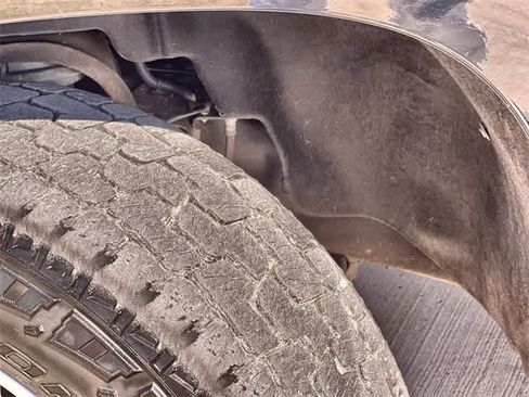 Used 2019 GMC Yukon SLT image 23