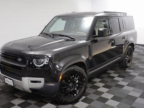 Used 2025 Land Rover Defender 130 S image 2