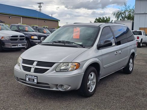 Used 2006 Dodge Grand Caravan SXT FWD image 3
