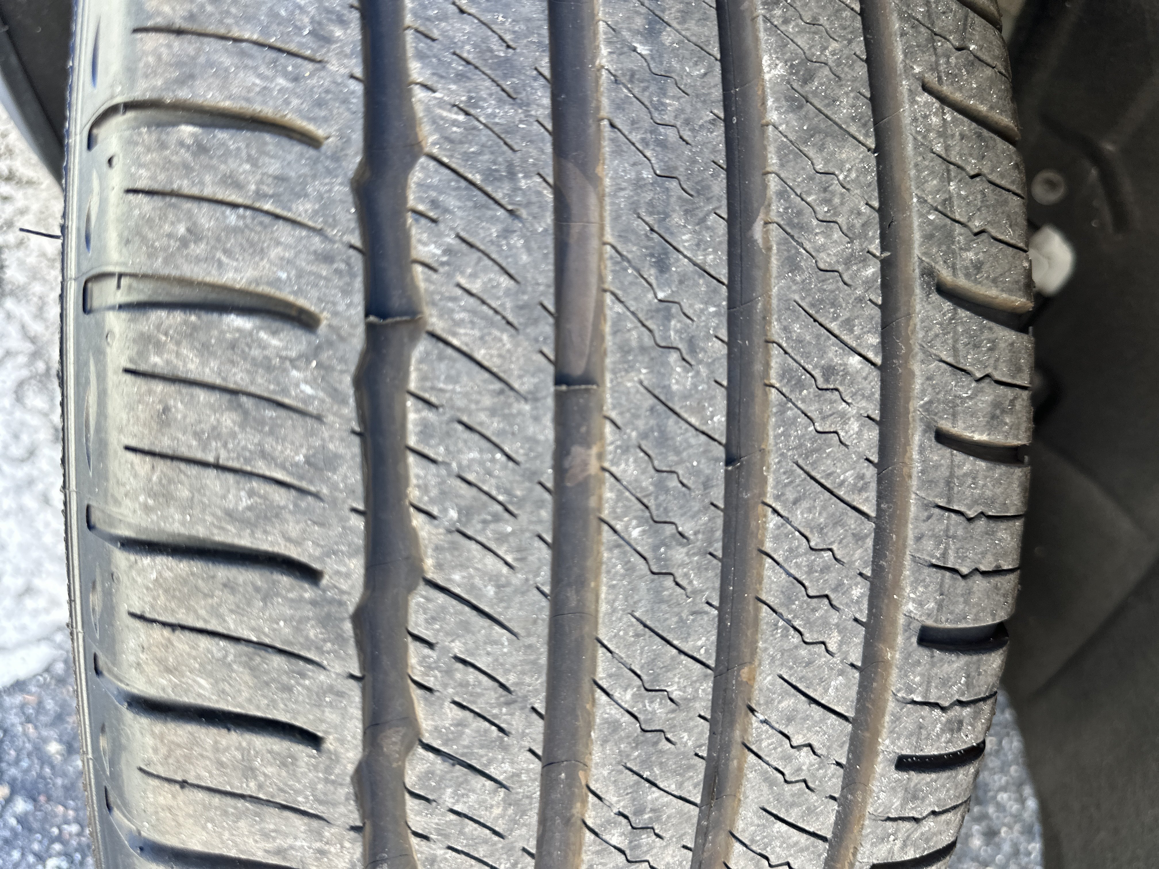 Used 2024 Chevrolet Equinox LT w/ LPO, Floor Liner Package FWD image 9