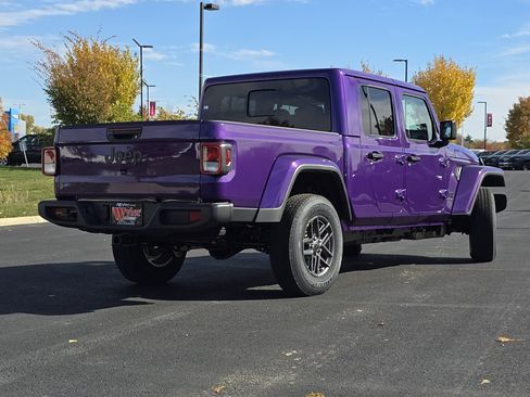 New 2026 Jeep Gladiator Sport AWD/4WD image 17