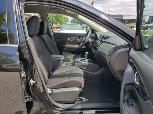 Used 2018 Nissan Rogue SV AWD/4WD image 17