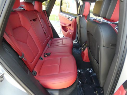 Used 2017 Porsche Macan GTS image 36