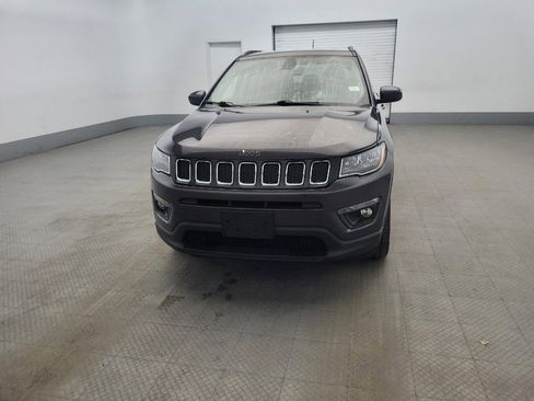 Used 2018 Jeep Compass Latitude w/ Cold Weather Group AWD/4WD image 15