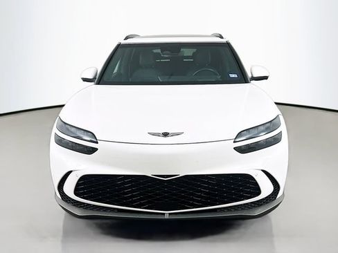 Used 2023 Genesis GV60 Advanced AWD/4WD image 2