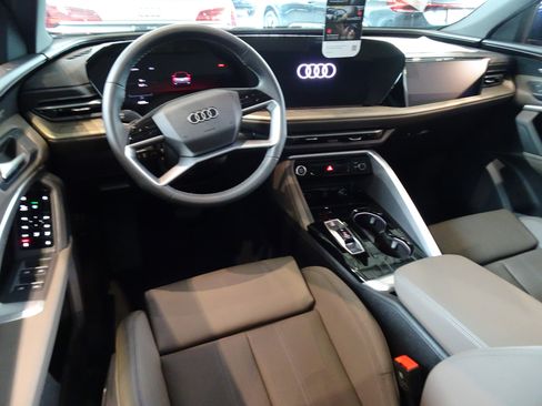 New 2025 Audi Q5 Prestige image 4