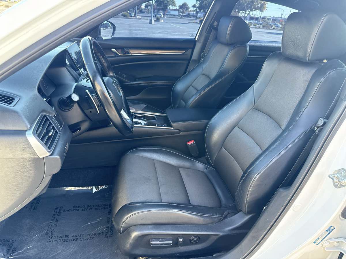 Used 2018 Honda Accord Sport image 13
