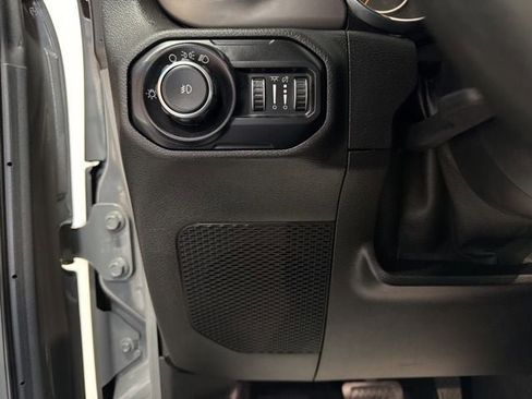 Used 2019 Jeep Wrangler Sport image 25