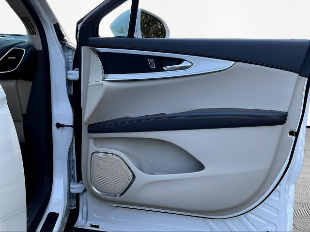 Used 2019 Lincoln Nautilus FWD image 29