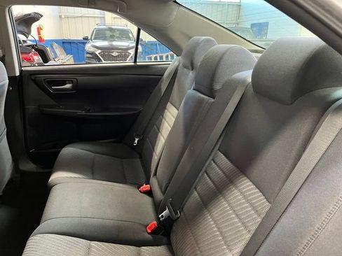 Used 2015 Toyota Camry LE FWD image 18