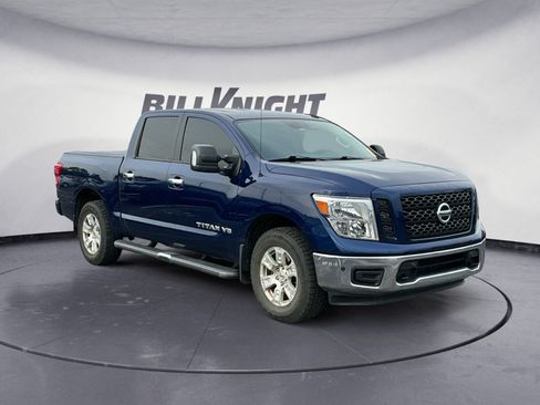 Used 2019 Nissan Titan SV w/ SV Convenience Package AWD/4WD image 7
