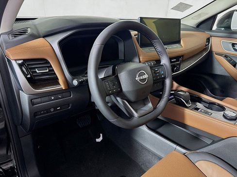 New 2026 Nissan Rogue Platinum w/ Platinum Premium Package image 9