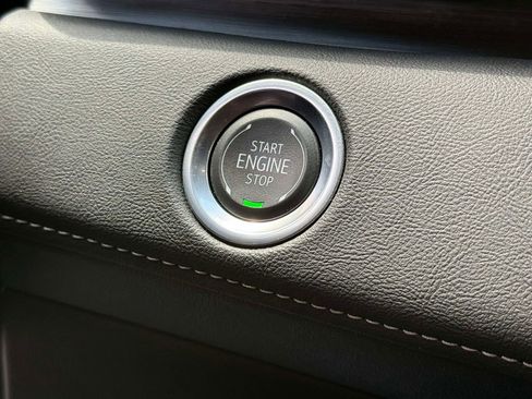 Used 2024 Cadillac Escalade ESV Luxury AWD/4WD image 28