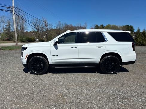 Used 2025 Chevrolet Tahoe LT w/ Advanced Technology Package AWD/4WD image 2
