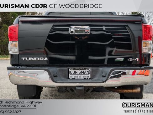 Used 2010 Toyota Tundra 4x4 CrewMax image 7
