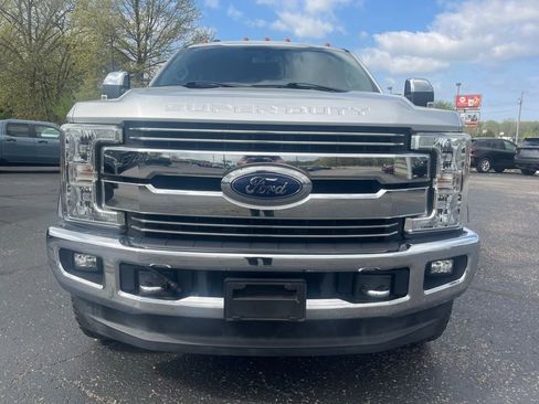 Used 2017 Ford F250 Lariat w/ Chrome Package image 11