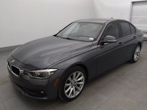 Used 2018 BMW 320i Sedan RWD image 2