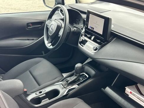 Used 2024 Toyota Corolla LE w/ LE Convenience Package FWD image 27