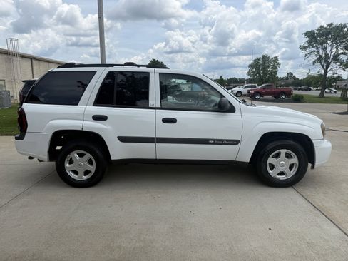 Used 2003 Chevrolet TrailBlazer LS w/ Preferred Equipment Group RWD image 8