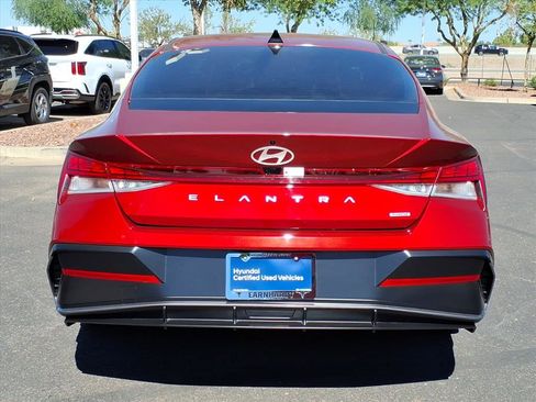 Certified 2025 Hyundai Elantra Limited image 4