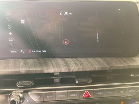 Used 2023 Kia Telluride SX image 3